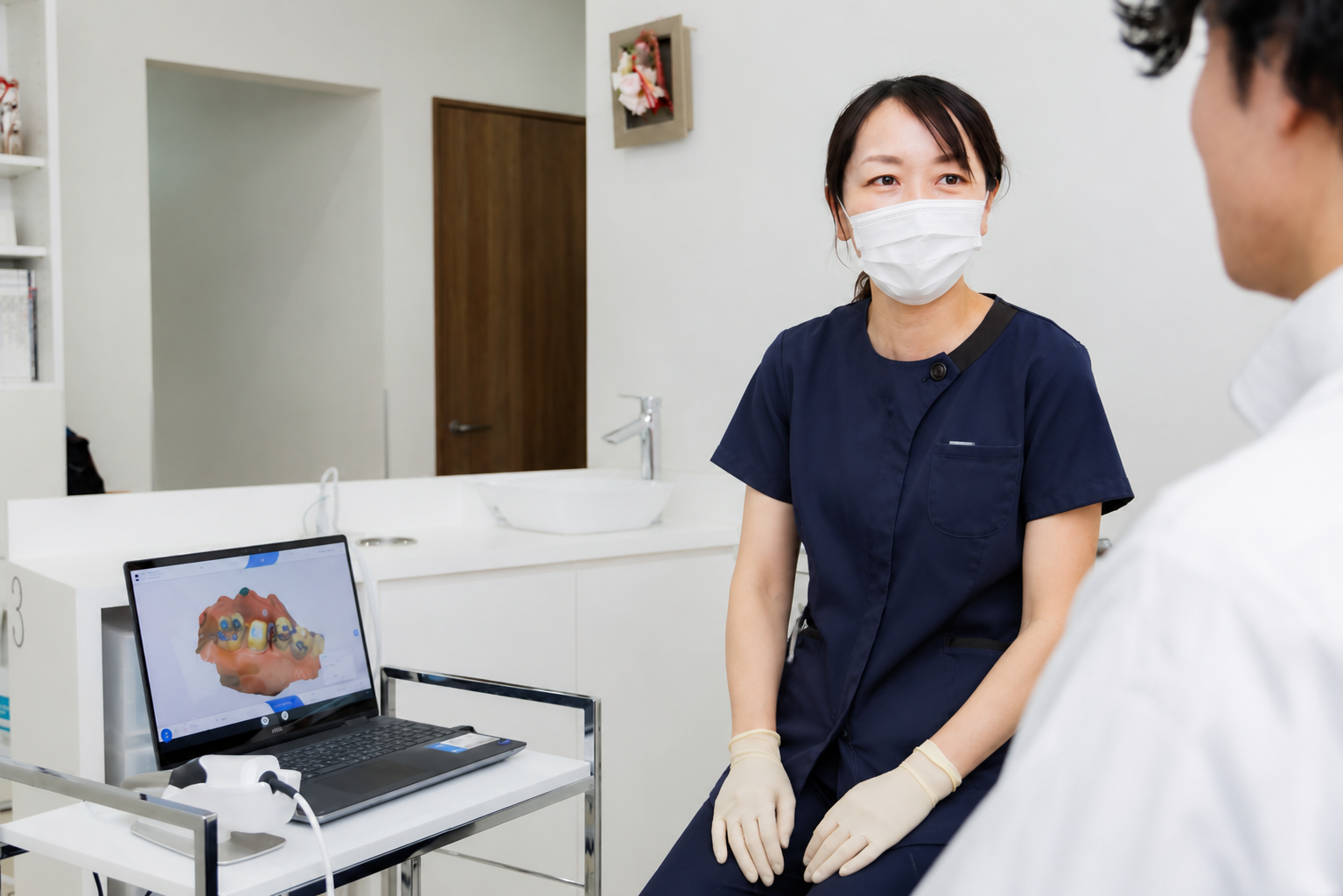 加齢や生活習慣による黄ばみを改善する「ホームホワイトニング」
